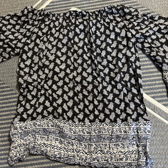 Beautiful Blue and White Flowy Long Sleeve Blouse - Picture 6 of 13